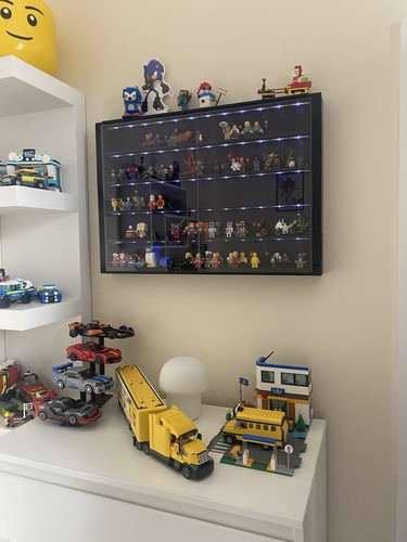 Light minifigure display - light, up