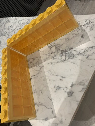 Lego minifigure display - minifigure, case